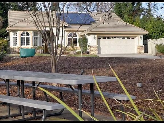 4th image of 404 Hearthstone Ct