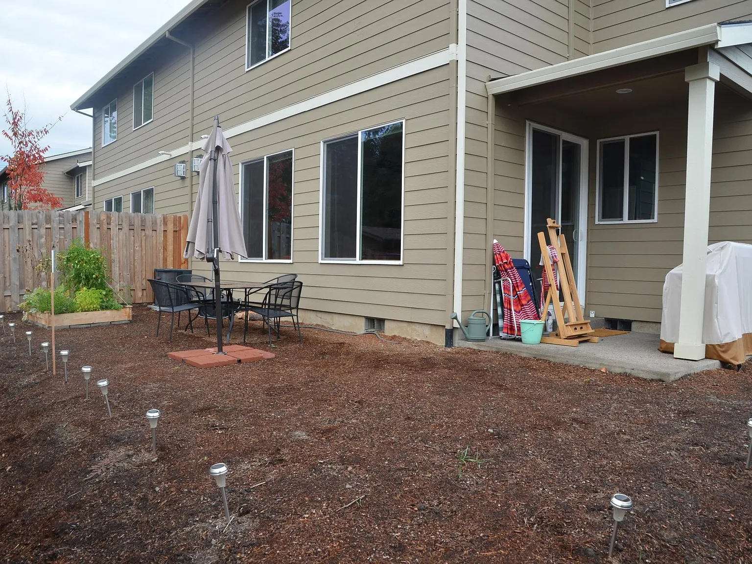 3 bed, 2.5 bath, 1873 sqft, $2,595 — Photo 2