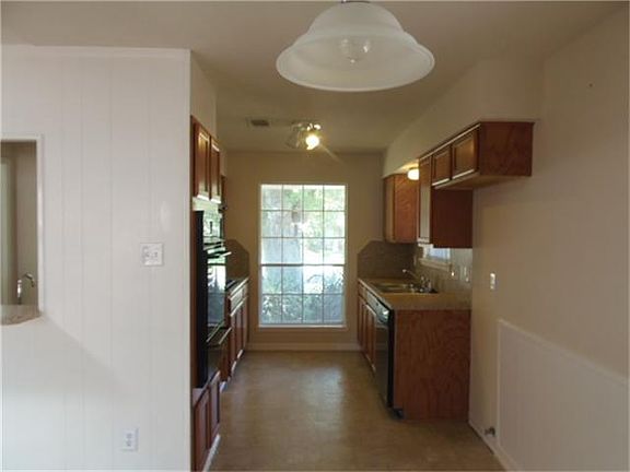 5th image of 3242 Cherry Springs Dr