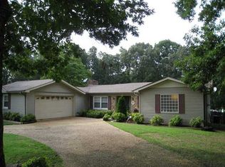 100 Hike Dr, Florence, AL 35633