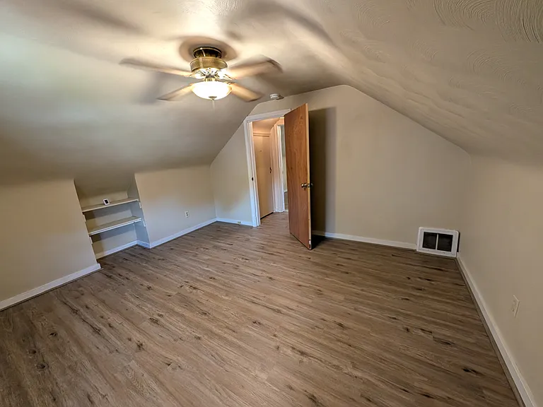 upstairs bedroom 1