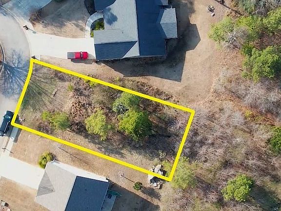 2nd image of 9226 Golfview Cir