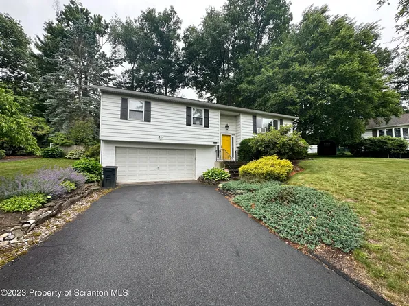 129 Carol Dr, Clarks Summit, PA 18411