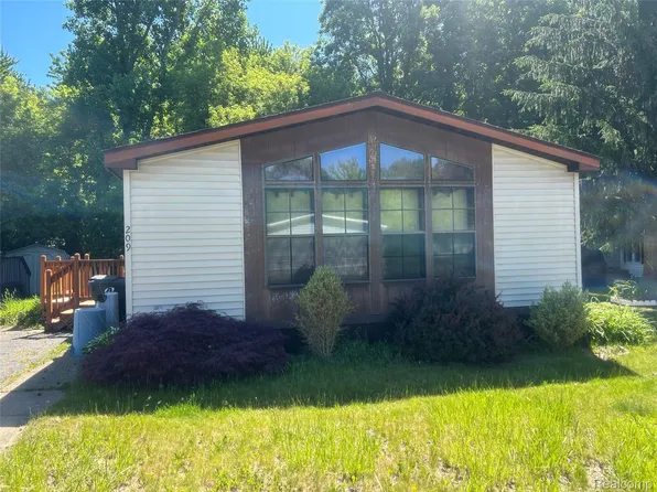 351 N Squirrel Rd Lot 209, Auburn Hills, MI 48326