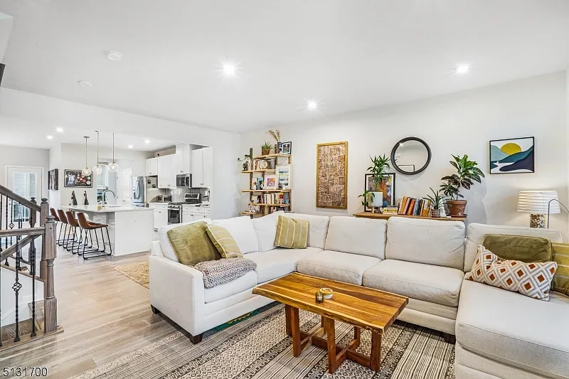 3 bed, 3.5 bath, $3,900 — Photo 1
