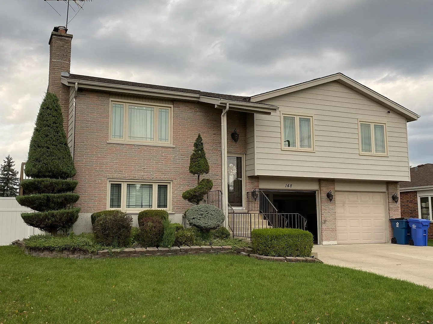 148 Harding Ave photo 1