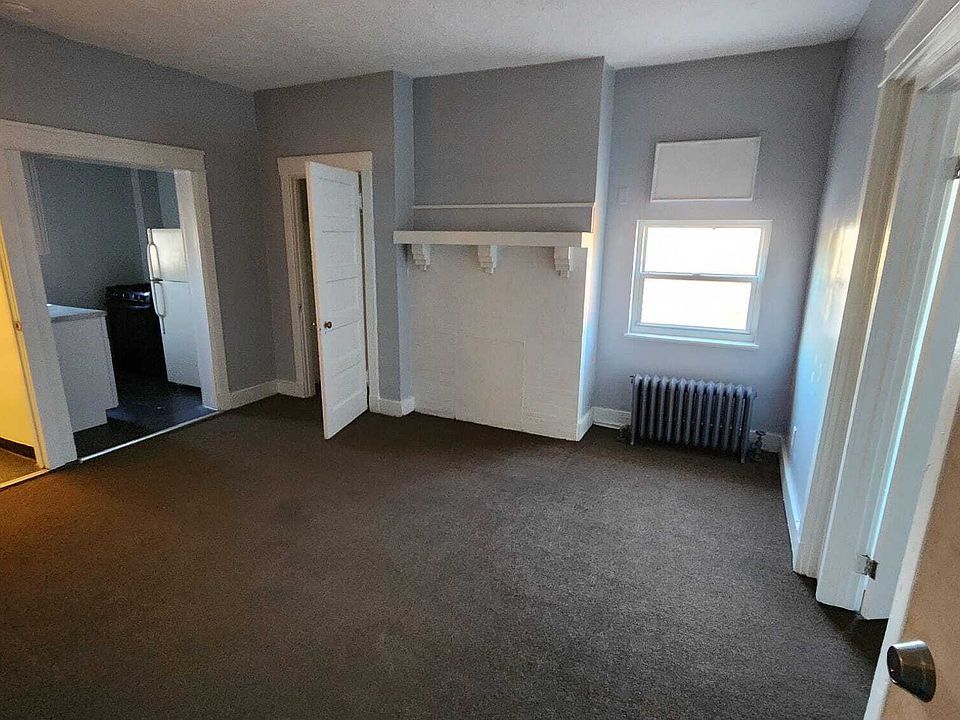 1st image of 410-412 Ross Ave #17733492