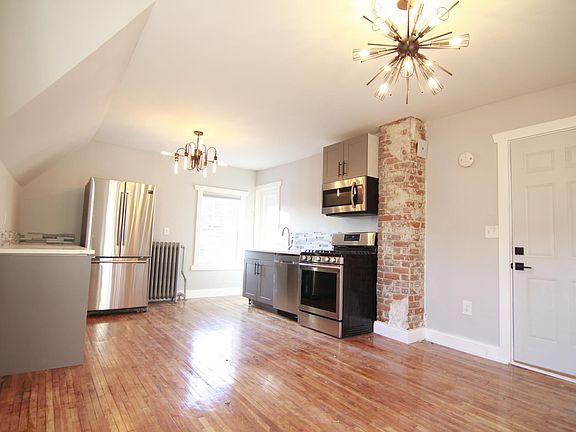 5th image of 475 Smith Ave N