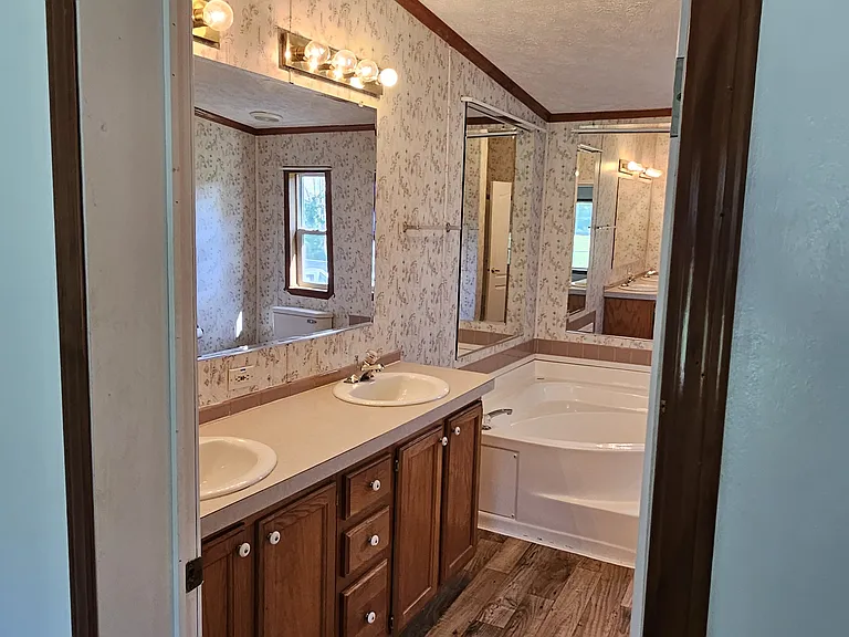 188 Ross Rd — Photo 19