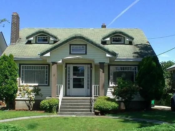 3431 NE Alameda St photo 1