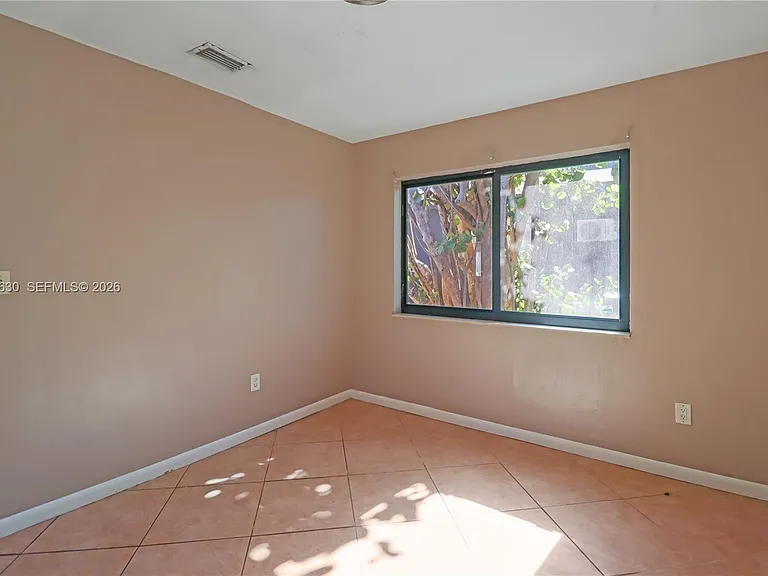 98 NE 71st St #2 — Photo 10
