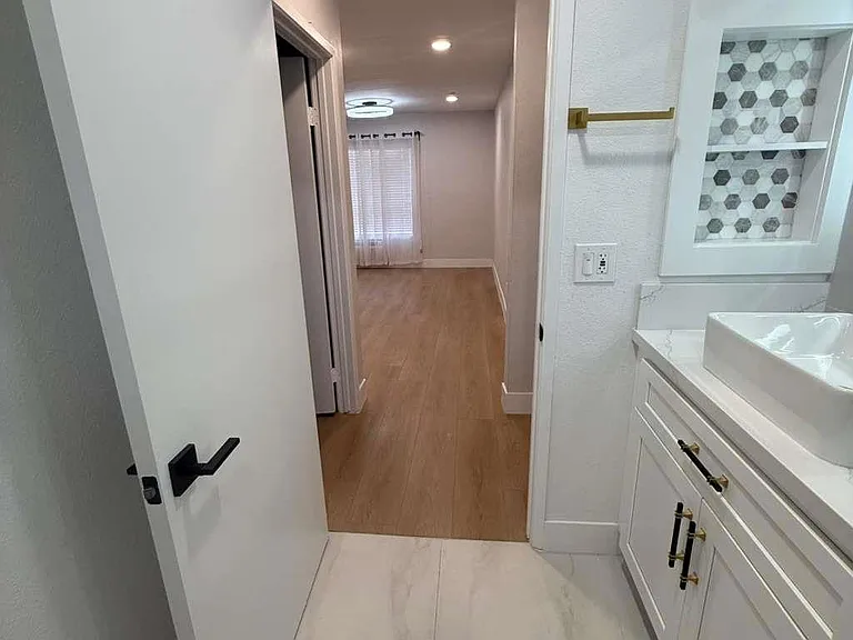 9586 Carroll Canyon Rd #264 — Photo 9