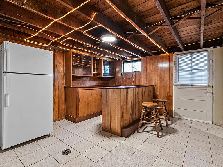 1304 Dammert Ave — Photo 24