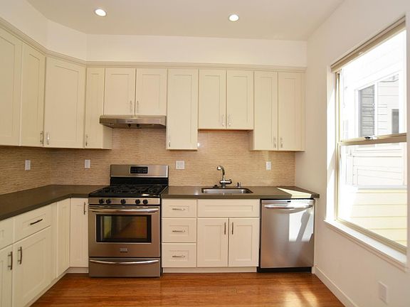 3rd image of 1032 Hyde St #4