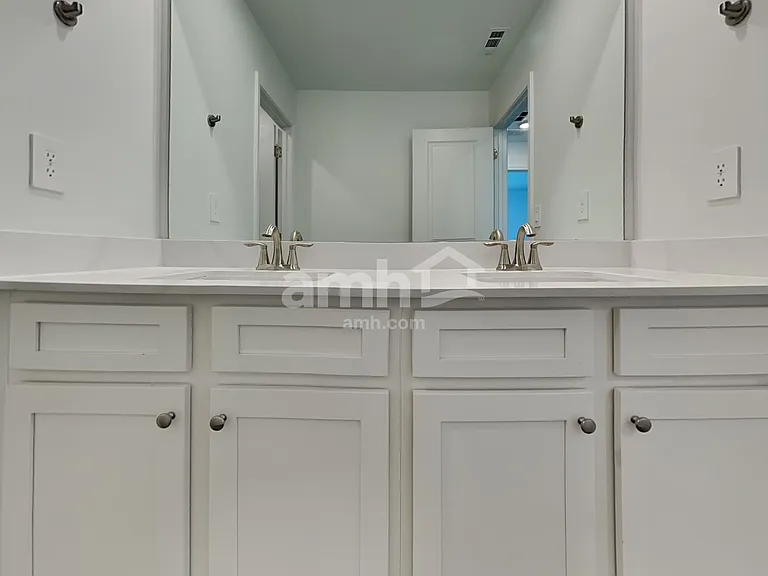 338 Golucke Way — Photo 15