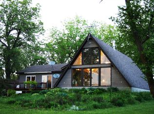 2184 Docks Dr, Garwin, IA 50632