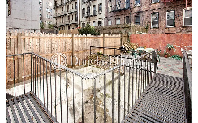 Rented by Douglas Elliman | media 31