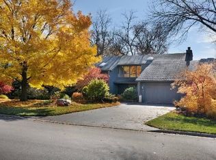 11515 Burr Oak Ln, Burr Ridge, IL 60527