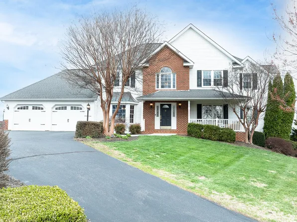 395 Sommersby Ln, Troutville, VA 24175