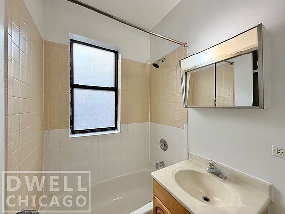 3rd image of 1544 N Kedzie Ave #1F