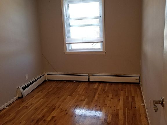 3rd image of 2173 E 38th St Floor 2