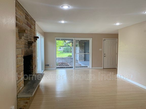 5th image of 1006 Hathaway Dr