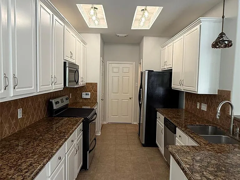 35 Ledgestone Pl — Photo 15