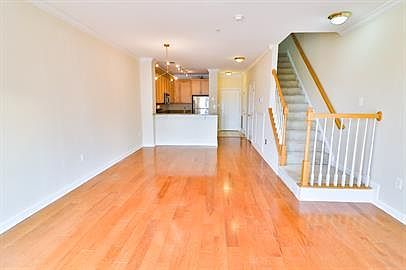 4th image of 302 King Farm Blvd APT 4