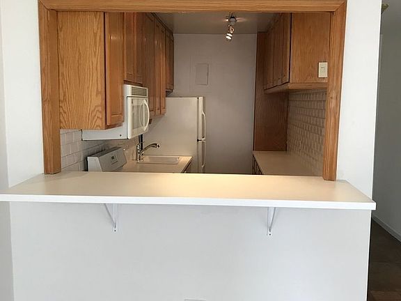 5th image of 330 E 33rd St APT 7A