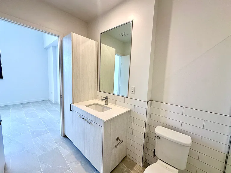161 NE 23rd St #B1 — Photo 14