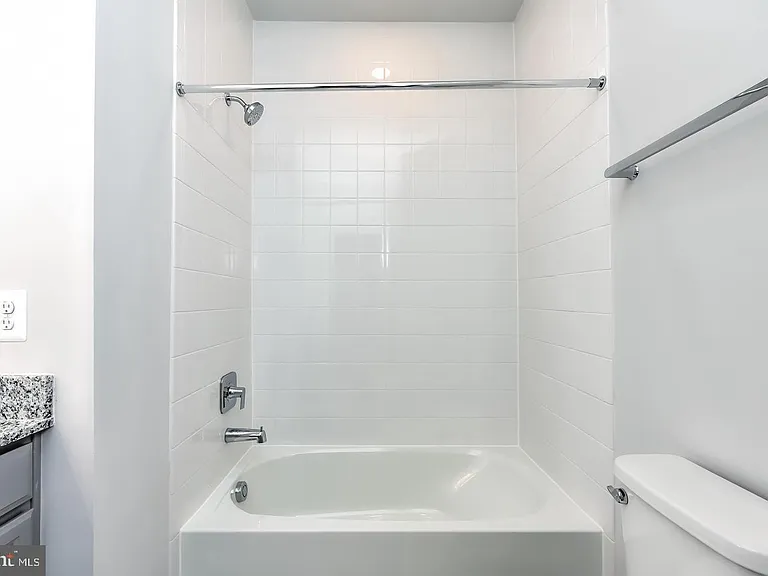 4404 Fair Lakes Ct — Photo 33