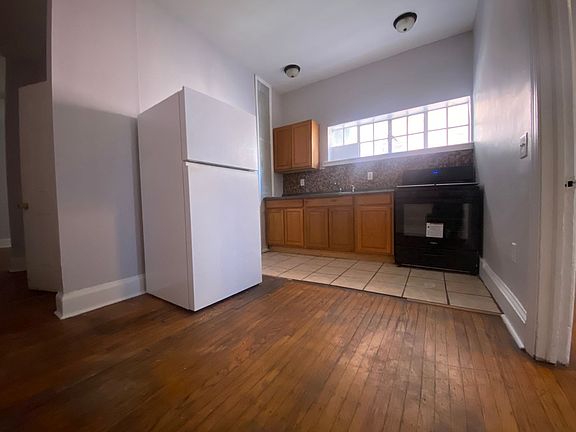 3rd image of 4246 Parkside Ave Floor 1