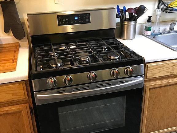 4th image of 268 Saint Charles Ave #2