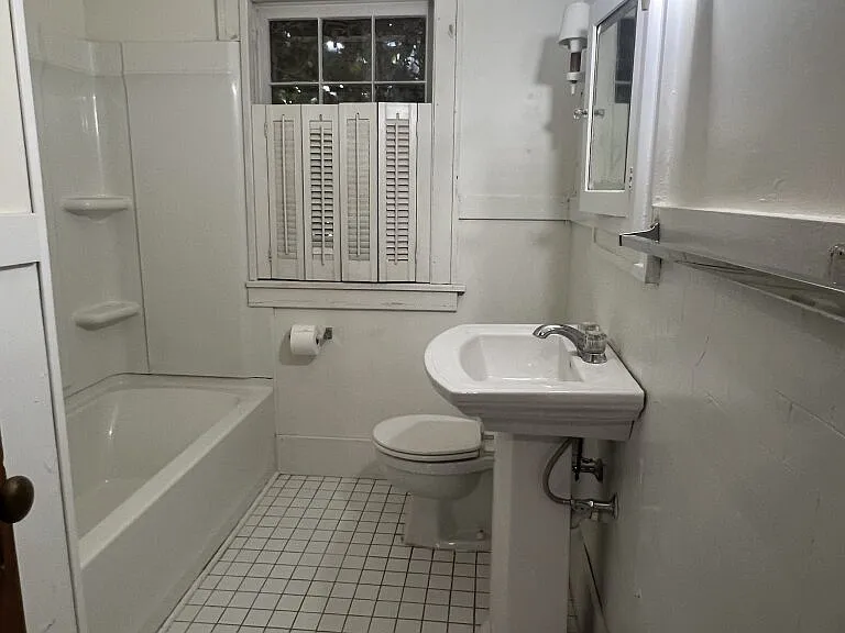 115 Heights Ct — Photo 23