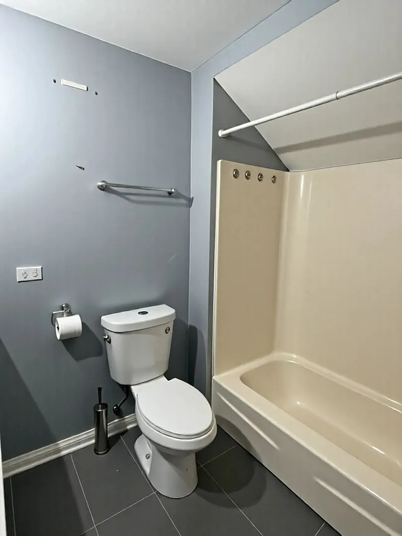 3004-06 S. Archer — Photo 3