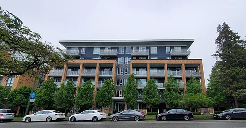 6933 Cambie St Photo 1