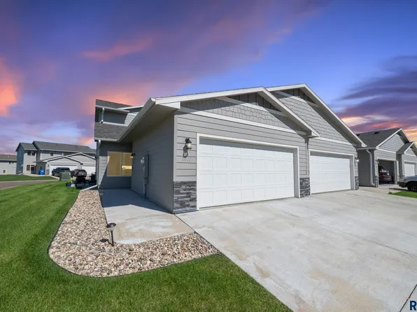 2800 S Julia Pl, Sioux Falls, SD 57106