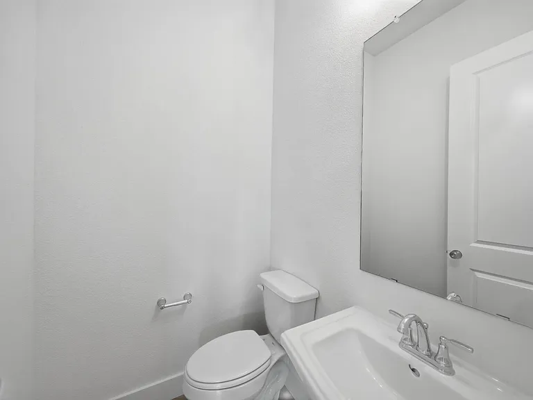 328 Chestnut St — Photo 13