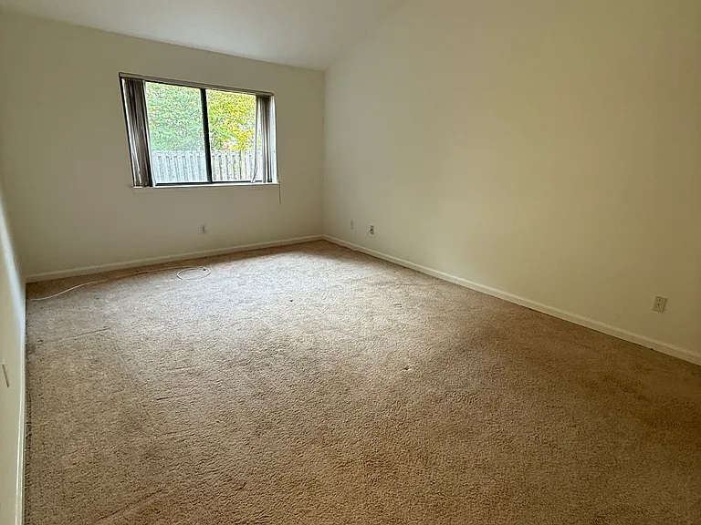 2435 Bedford St #21CC — Photo 14