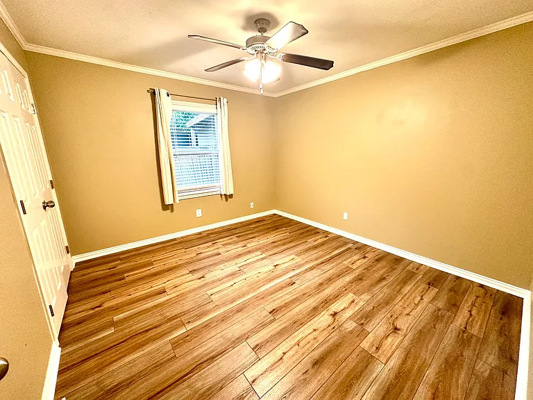 3916 Austin Ave — Photo 16