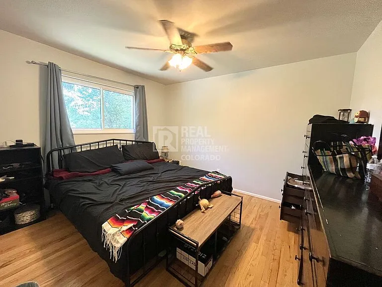 811 Holmes Dr — Photo 6