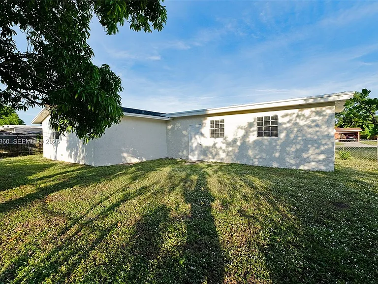2641 NW 44th Ave — Photo 17