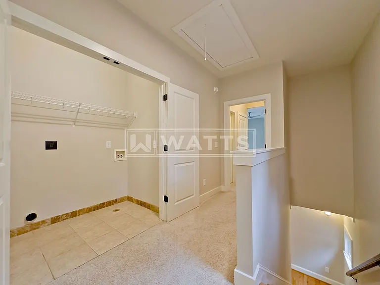 216 Hawthorn St — Photo 15