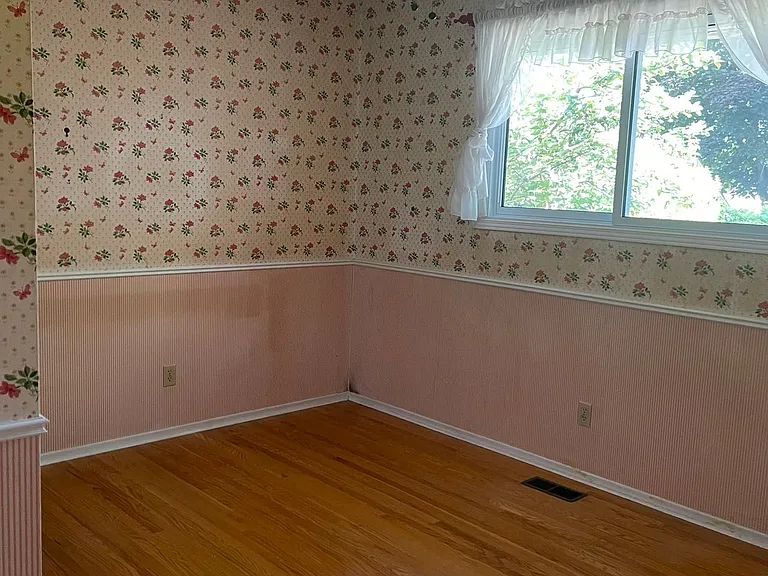 34 Benson Cres — Photo 14