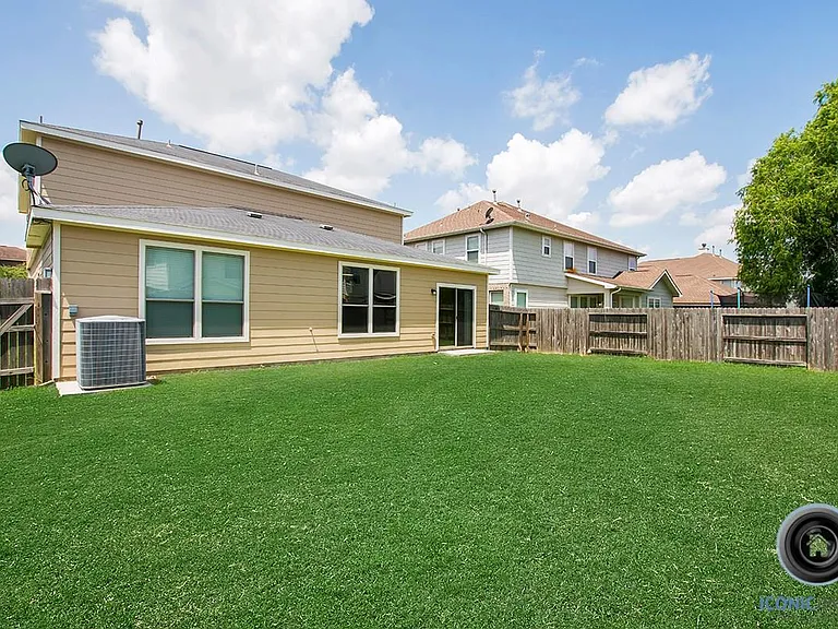 29434 Legends Bluff Dr — Photo 33