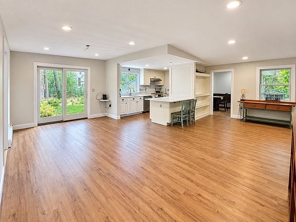 4th image of 14 Cornell Rd