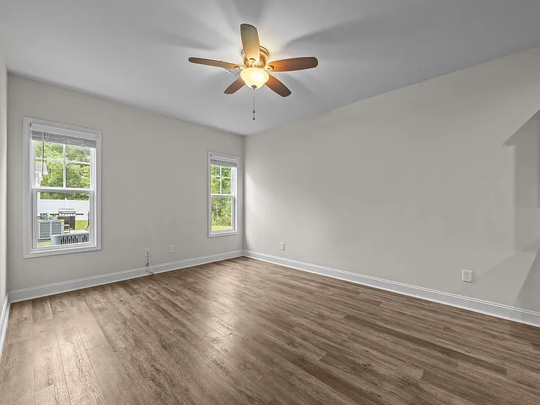 211 N Stingray Ln — Photo 4