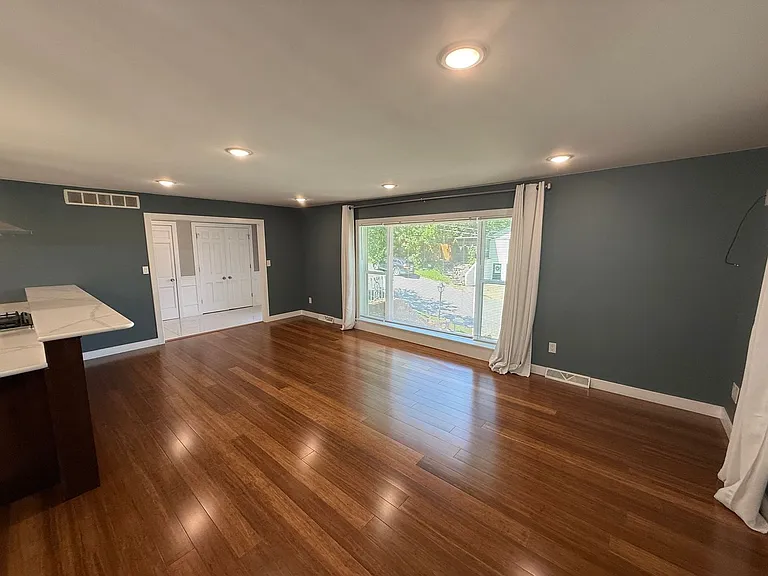 2500 Bluff Blvd — Photo 28