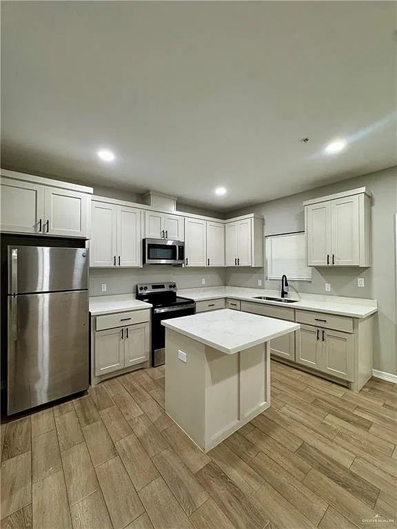 1 bed, 1.0 bath, 651 sqft, $925 — Photo 2