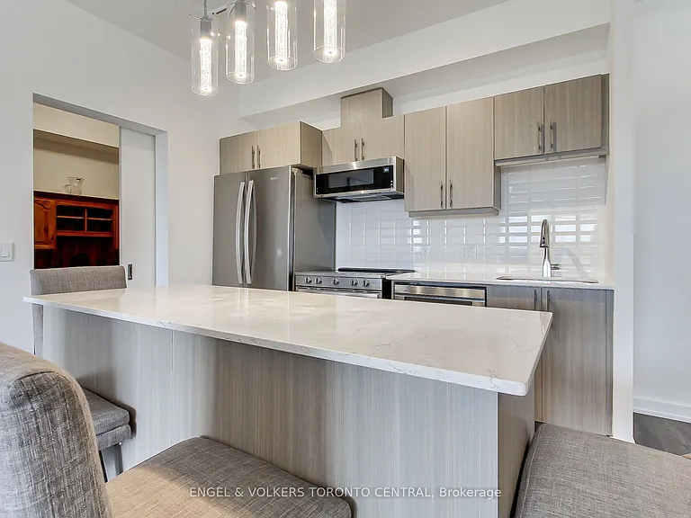 430 Essa Rd #418 — Photo 8